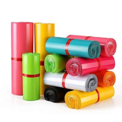 Farbige LDPE Personalisierte Poly Mailers Versandtaschen Umschlag in Rollen